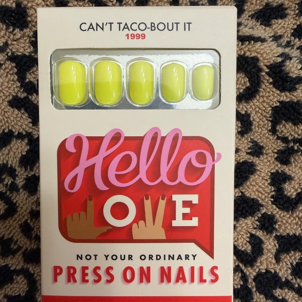 Hello Love Yellow  Press On Nails